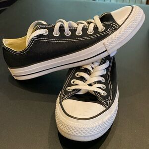 Converse All Star Sneakers Women’s 8 Men’s 6